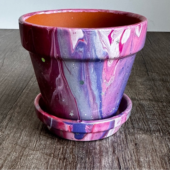 Hand painted 3.5 inch acrylic terracotta flower pot with saucer pink glitter - Picture 4 of 11